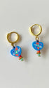 oorbellen blauwe hartjes met bloemen op